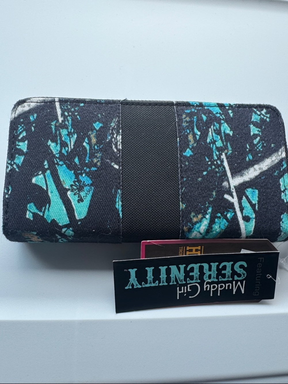NWT Serenity Printed Trifold Wallet - Teal/Black